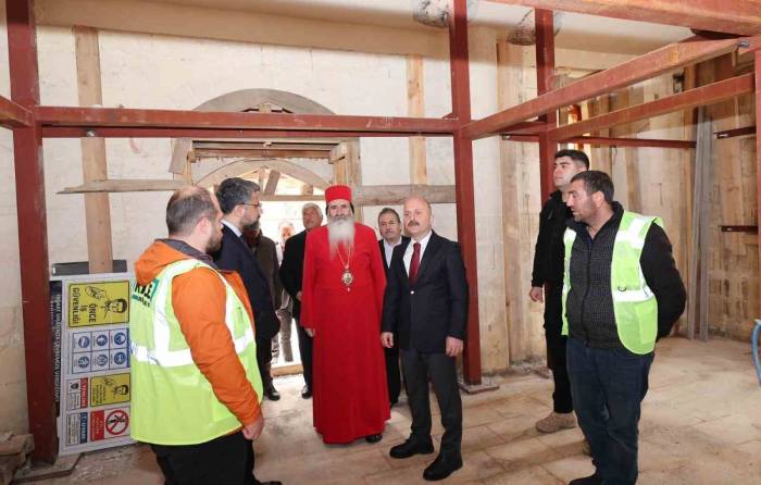 Vali Varol, Restorasyonda Olan Kiliseyi İnceledi