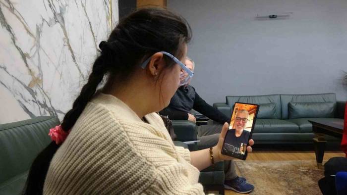 Çanakkale Emniyet Müdürü, Down Sendromlu Ecem’in Cengiz Kurtoğlu İle Görüşme Hayalini Gerçekleştirdi