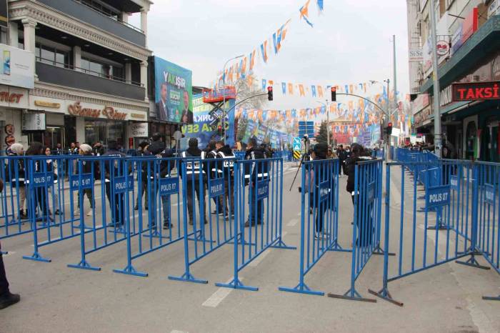 Afyonkarahisar Cumhurbaşkanı Erdoğan’ı Bekliyor