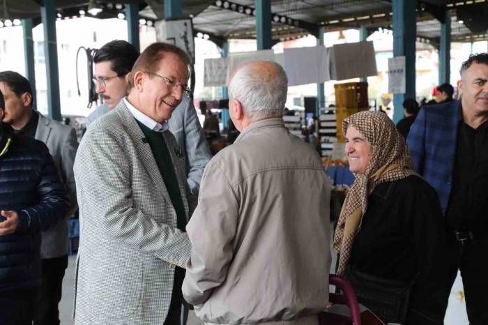 Pamukkale Adayı Pekdemir’den Küçük Esnafa Büyük Destek