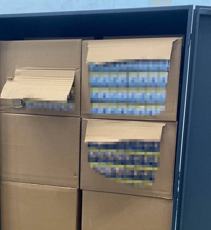 Elektrik Panosu Değil, Paket Paket Sigara Deposu