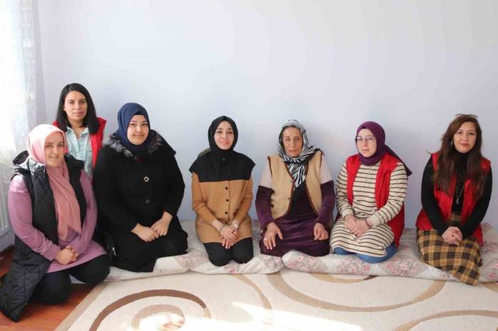 Üzümlü Gençlik Merkezi Gönüllülerinden Örnek Davranış