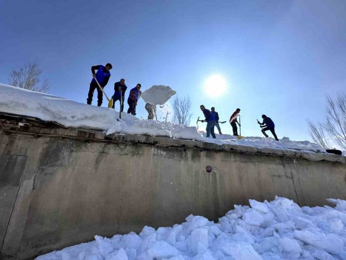 Yüksekova’da Yürekleri Isıtan Görüntüler