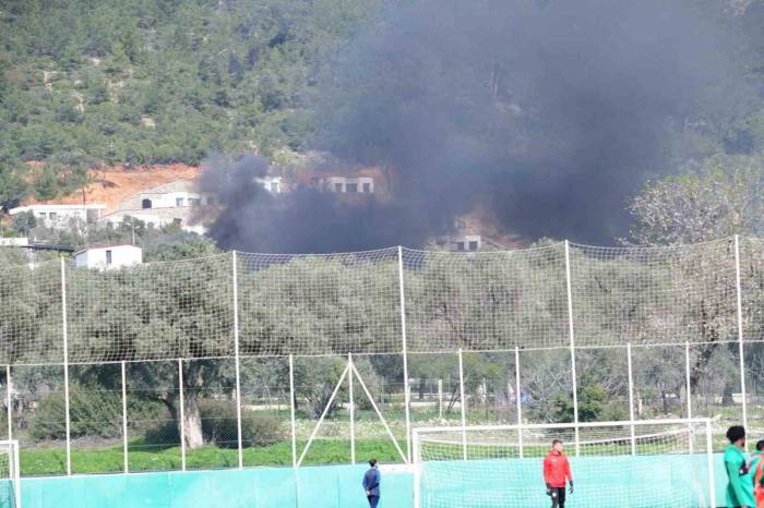 Konteynerler Alev Alev Yandı