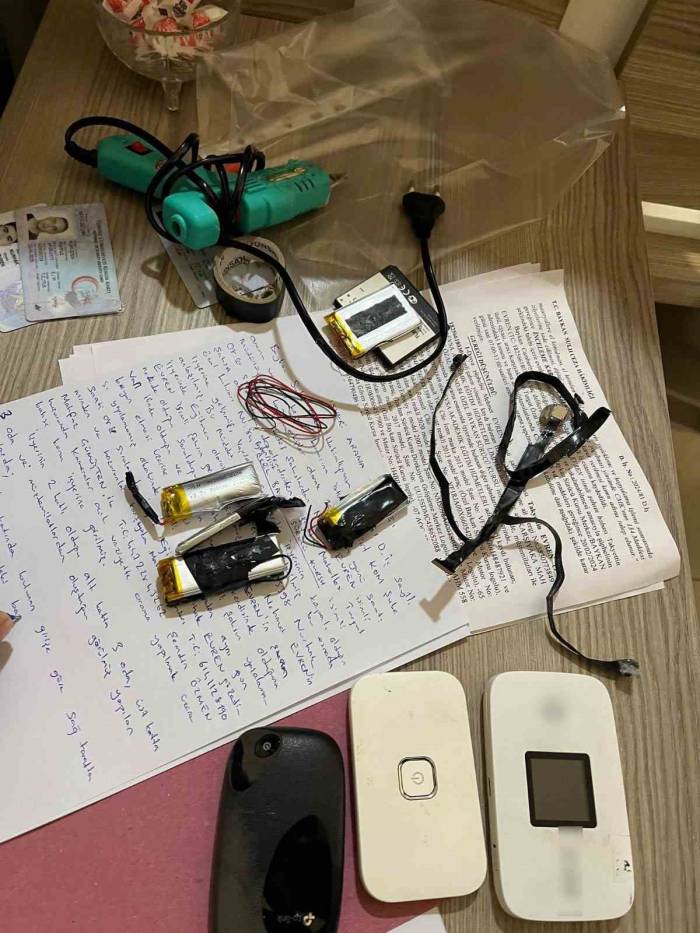 Sınavlara Kopya Düzeneği İle Giren 2 Şüpheli Yakalandı