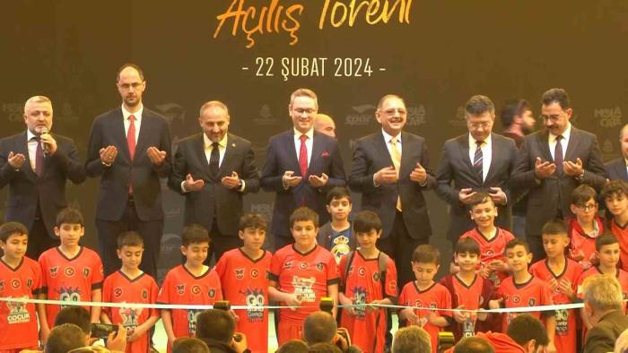 Başakşehir’de Altınşehir Millet Bahçesi Açıldı