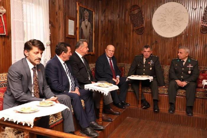 Başkan Pekmezci Ve Belediye Meclis Üyelerinden Şükran Ziyareti