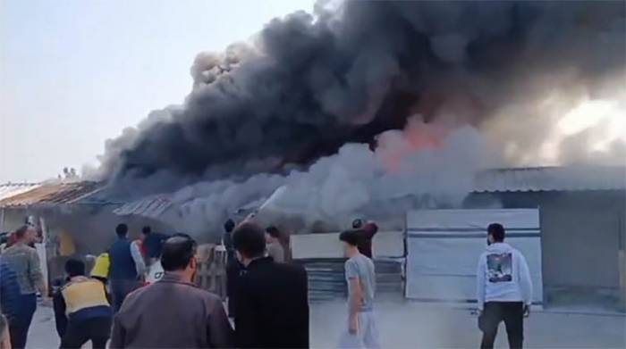 Depremzede Vatandaşların Yaşadığı 3 Konteyner Alevlere Teslim Oldu