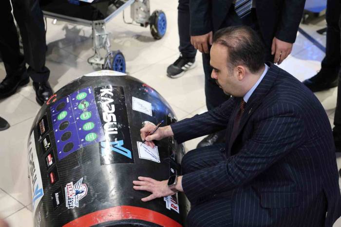 Bakan Kacır: “Konya Tarım Makineleri Sektöründe Önemli Bir Mesafe Kat Etti”