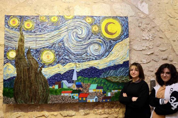 Öğrencilerin Geri Dönüşüm Malzemelerinden Yaptığı Eserler Sergilendi