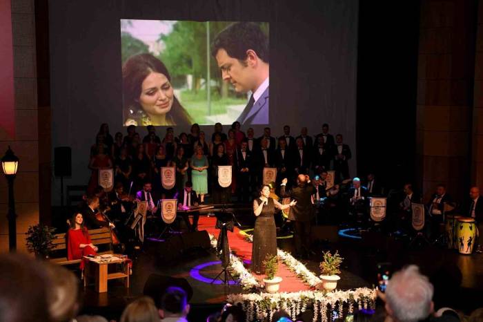 “Yeşilçam’a Yolculuk” Konseri Beğeni Topladı