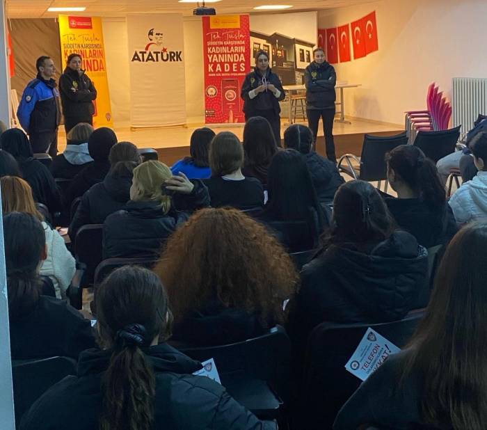 Kız Öğrencilerine Kades Eğitimi