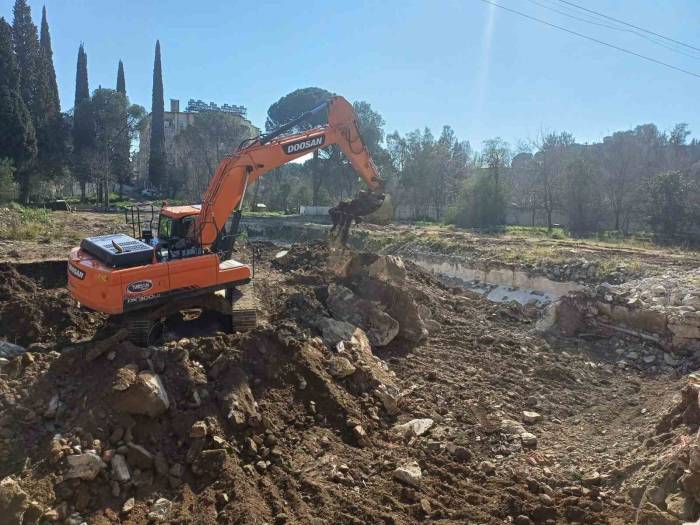 Pınarbaşı Yüzme Havuzu’nun Yapımı Başladı