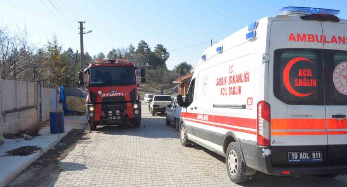 Alaca’da Yalnız Yaşayan Yaşlı Kadının Evinde Çamaşır Makinasından Yangın Çıktı