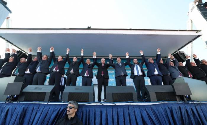 Ak Parti İl Başkanı Güngör; “Adaylarımız Millete Hizmetkâr Olmak İçin Kentin Altını Üstüne Getiriyor”