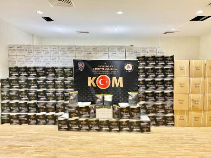 Ordu’da 1 Ton Kaçak Tütün Ve 7,5 Milyon Makaron Ele Geçirildi