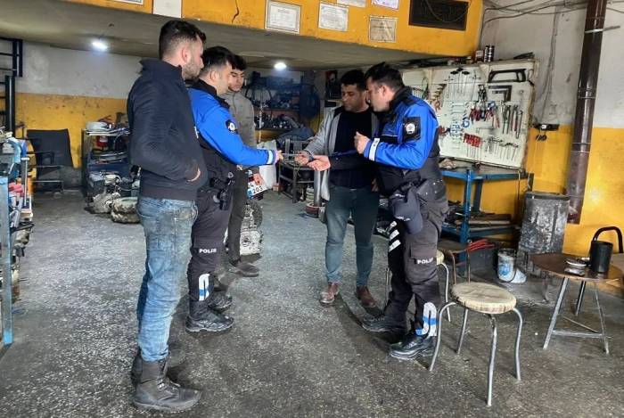 Polisten Dolandırıcılara Karşı Sanayi Esnafına Uyarı