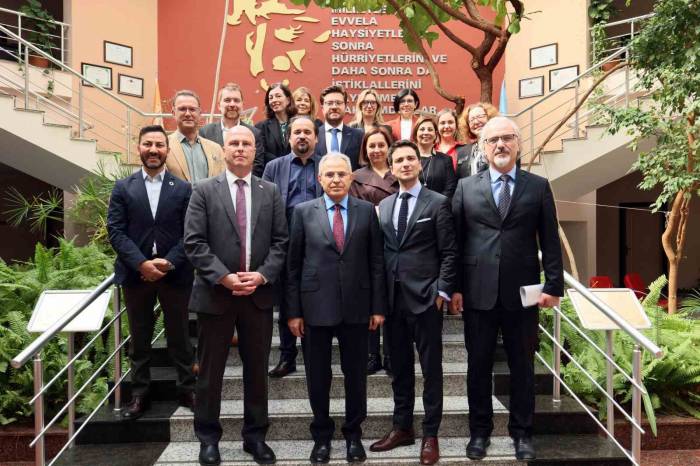 İsviçreli İş İnsanlarından Rektör Özaydın’a Ziyaret