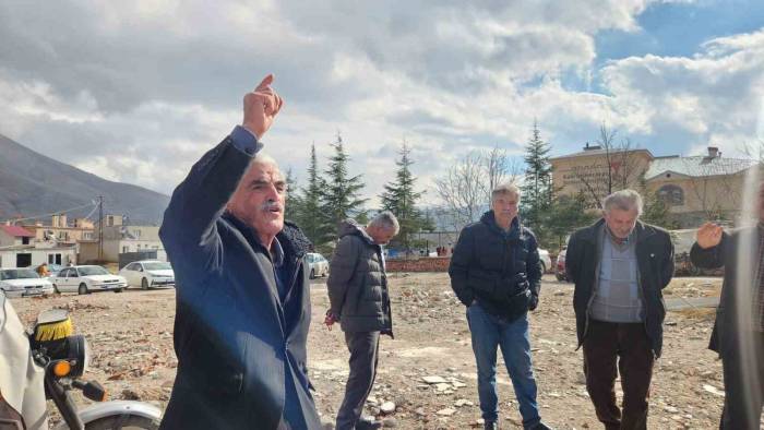 Ekinözü Bağımsız Belediye Başkan Adayından Bekarlara Evlilik Vaadi