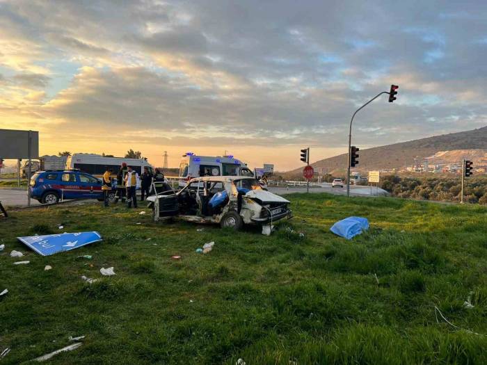 Manisa’da Tır İle Otomobil Çarpıştı: 3 Ölü 2 Yaralı