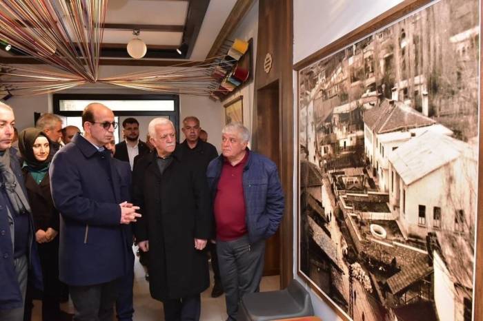 Yeşilyurt Adayı Prof. Dr. İlhan Geçit, Esnafla Bir Araya Geldi