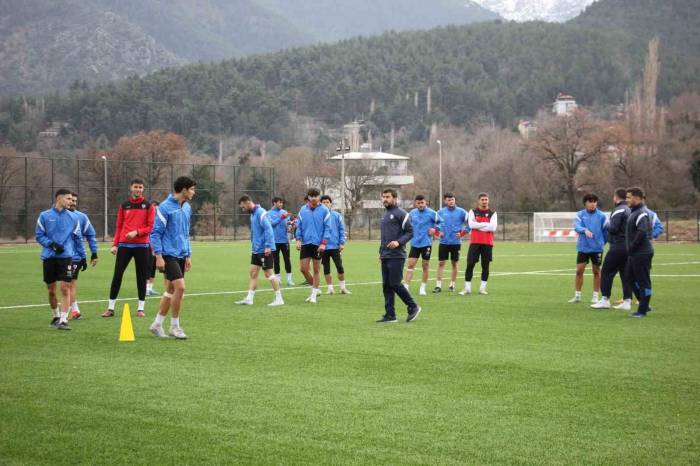 Irlıganlıspor, Kumluca’ya 3 Puan İçin Gidiyor