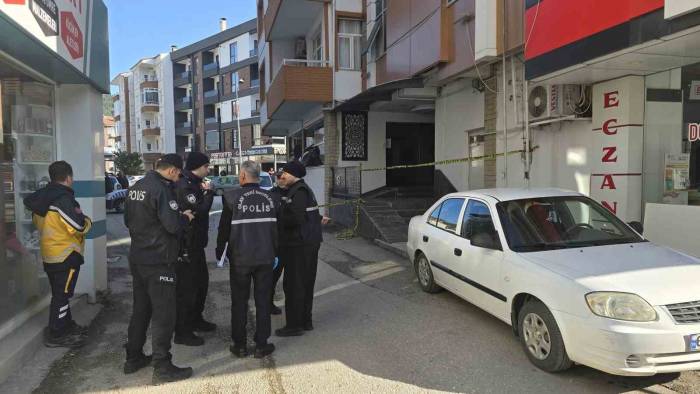 Otel Yangınında 3. Kattan Aşağı Atlayarak Kurtulmaya Çalıştı