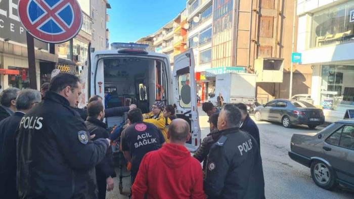 Tartıştığı Husumetlisin Sokak Ortasında Bıçakladı