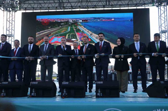 Millet Bahçesi Açılışı Mitinge Dönüştü