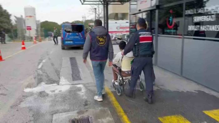 Süper Kahramanlığa Özenen Uyuşturucu Taciri, 5. Kattan Çarşafla İnmeye Çalışırken Düşüp Ayağını Kırdı