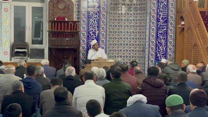 Depremin Vurduğu Osmaniye’de Berat Kandili Dualarla İdrak Edildi