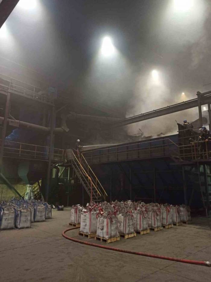 Patlama Sonrası Meydana Gelen Yangında Tosçelik Fabrikasında Hasar Oluştu