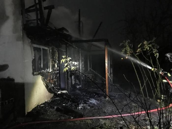 Alevlere Teslim Olan Bağ Evi Kullanılmaz Hale Geldi