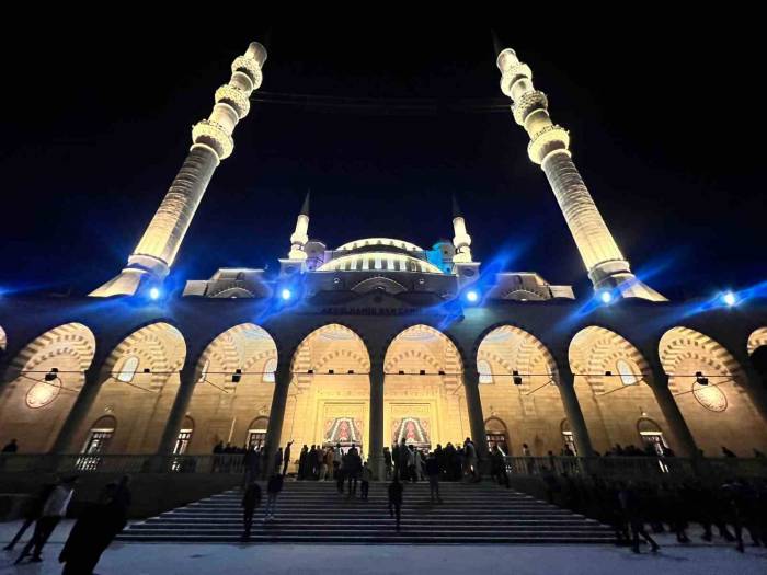 Kahramanmaraş’ta Berat Kandili İdrak Edildi