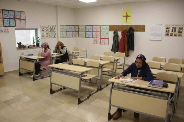 Türkiye’ye Gelin Geldi, Eşi İçin Türkçe Öğreniyor