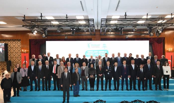 Vuslat Platformundan Balıkesir’de ‘Yerelden Genele Hizmet Anlayışımız’ Konferansı