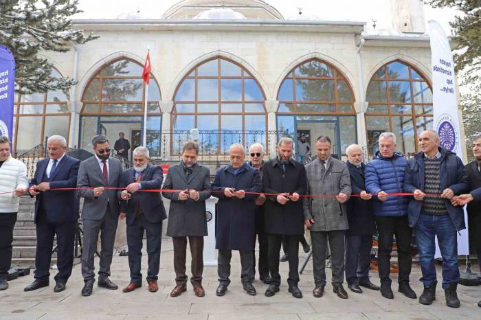 Atatürk Üniversitesi Lojmanlar Camii Yeniden İbadete Açıldı