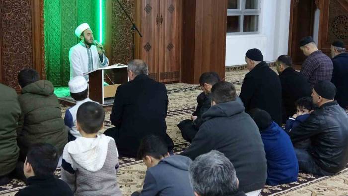 Van’da Berat Kandili İdrak Edildi