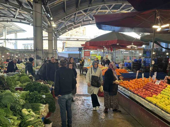 Halk Pazarında Fiyatlar Yükseldi, İlgi Azaldı