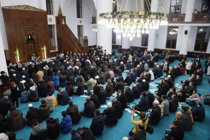 Sadien, Kur’an-ı Kerim Tilavetiyle Caniklileri Mest Etti