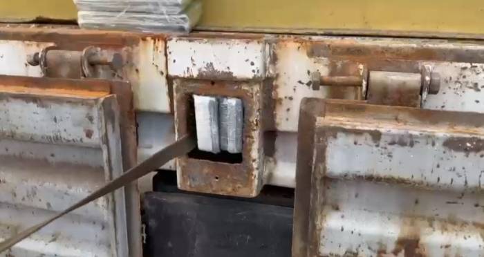 Zuladan 4 Milyon Lira Değerinde Kaçak Cep Telefonu Çıktı