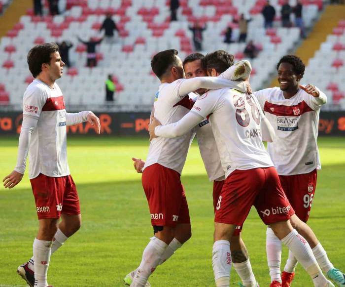 Trendyol Süper Lig: E.y Sivasspor: 4 - Pendikspor: 1 (Maç Sonucu)