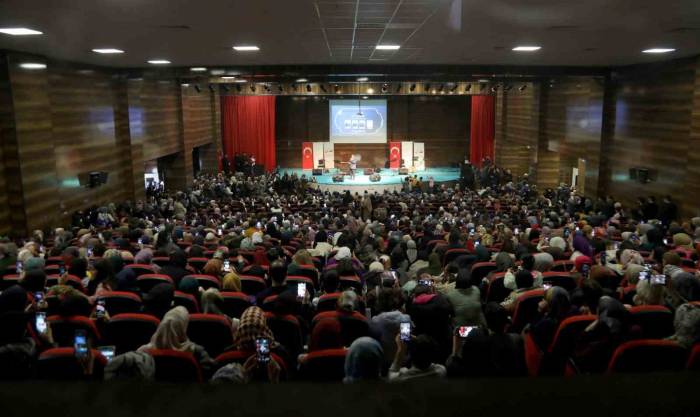 Van’da Sonsuzluk Kervanı Programına Yoğun Katılım