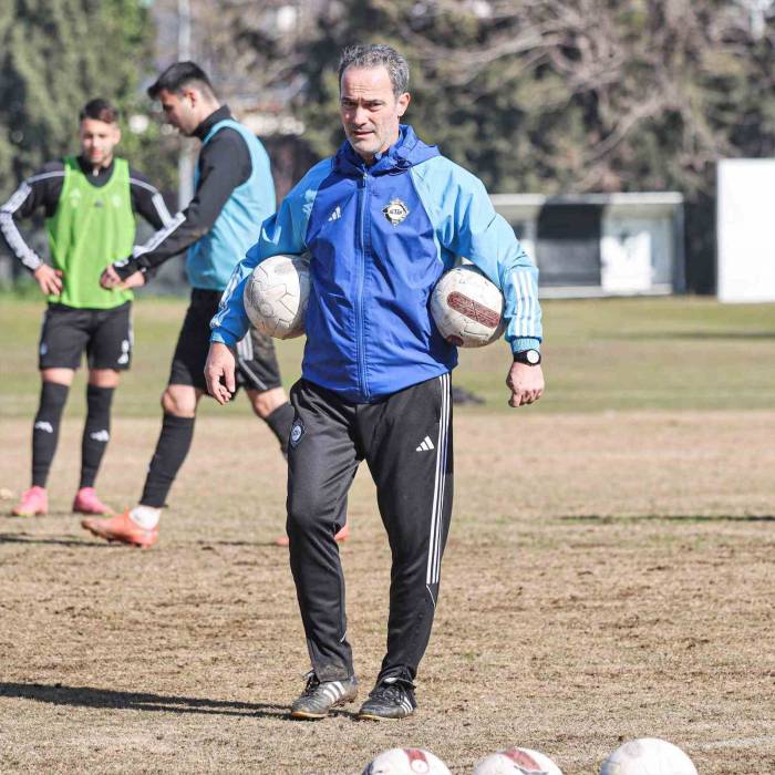 Altay, Cüneyt Biçer’le İlk Galibiyet Sevincini Yaşadı