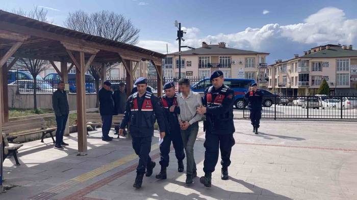 Burdur’da Ağılda Ölü Bulunan Çoban Olayında 3 Kişi Adliyeye Sevk Edildi