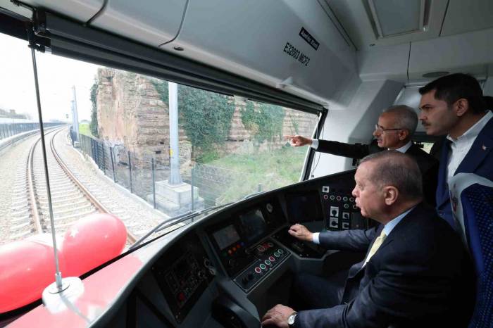 Cumhurbaşkanı Erdoğan, Sirkeci-kazlıçeşme Raylı Sistem Hattında İlk Sürüşü Yaptı