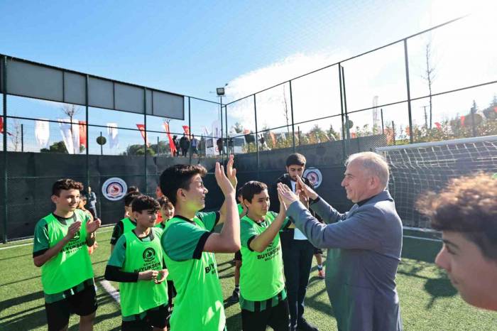 Denizli Büyükşehirden Şemikler’e Yeni Bir Park Ve Halı Saha Kazandırdı