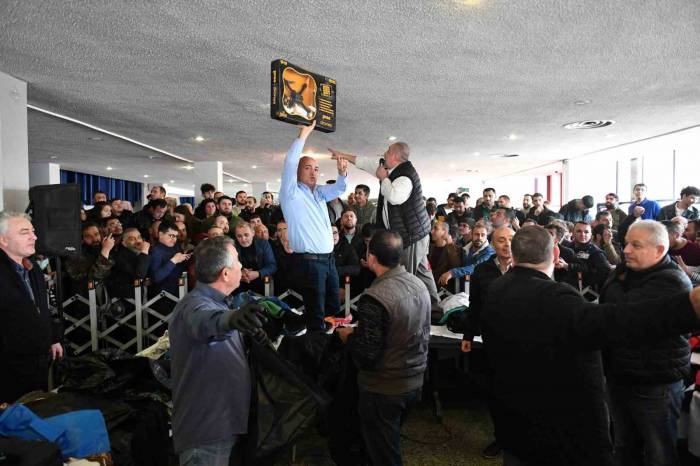 Otobüs, Ankaray Ve Metrolarda Unutulan Eşyalar Açık Artırmayla Satıldı