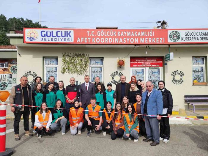 Gölcük’te Arama Kurtarma Ekipleri Göreve Her Daim Hazır