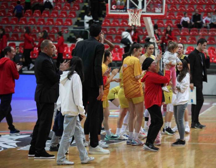 Melikgazi Kayseri Basketbol 11. Galibiyetini Aldı